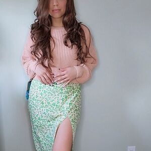 Urban Outfitter Cropped Chunky Cable Knit Crew Neck Sweater